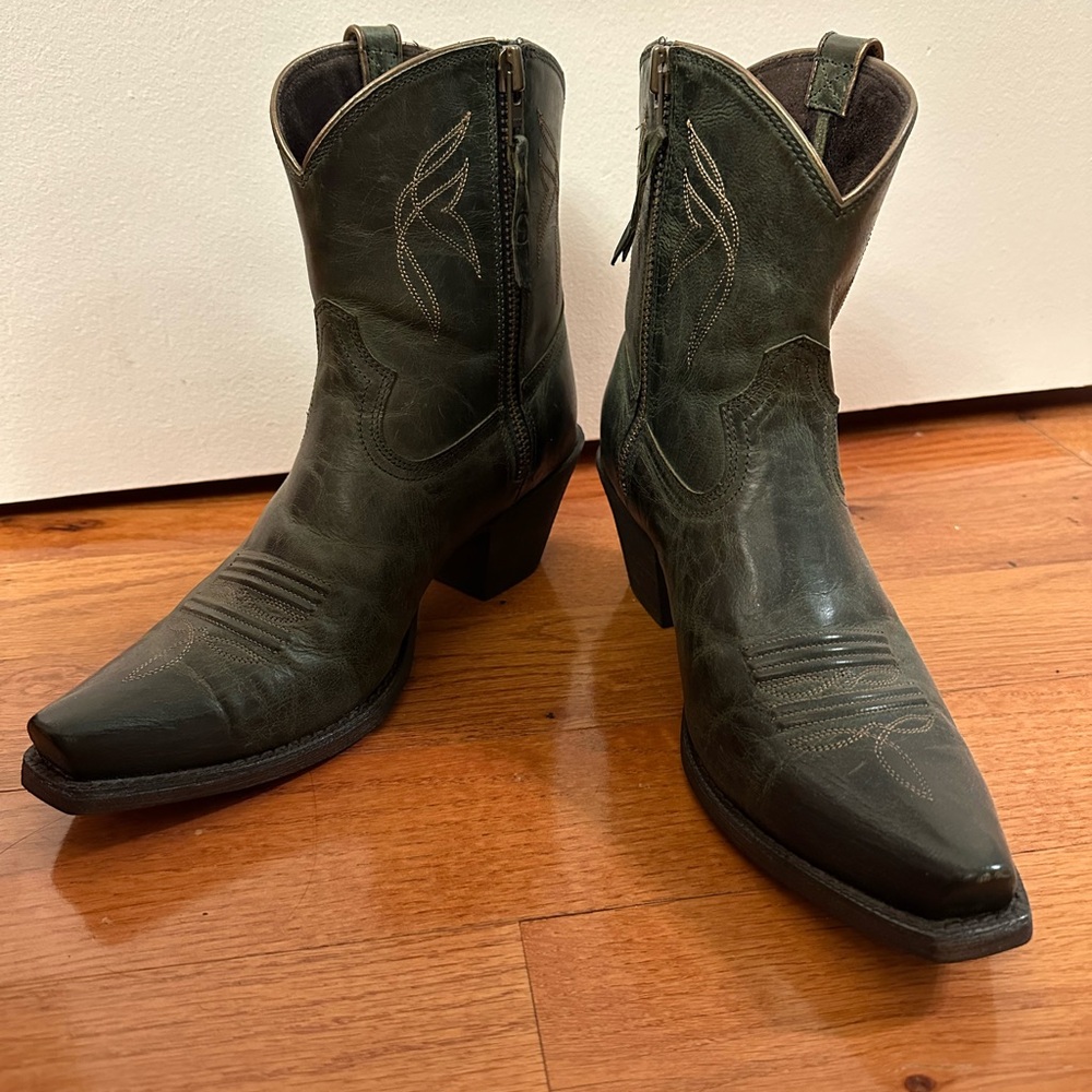 Green Ariat Cowboy Boots - Picture 2 of 6